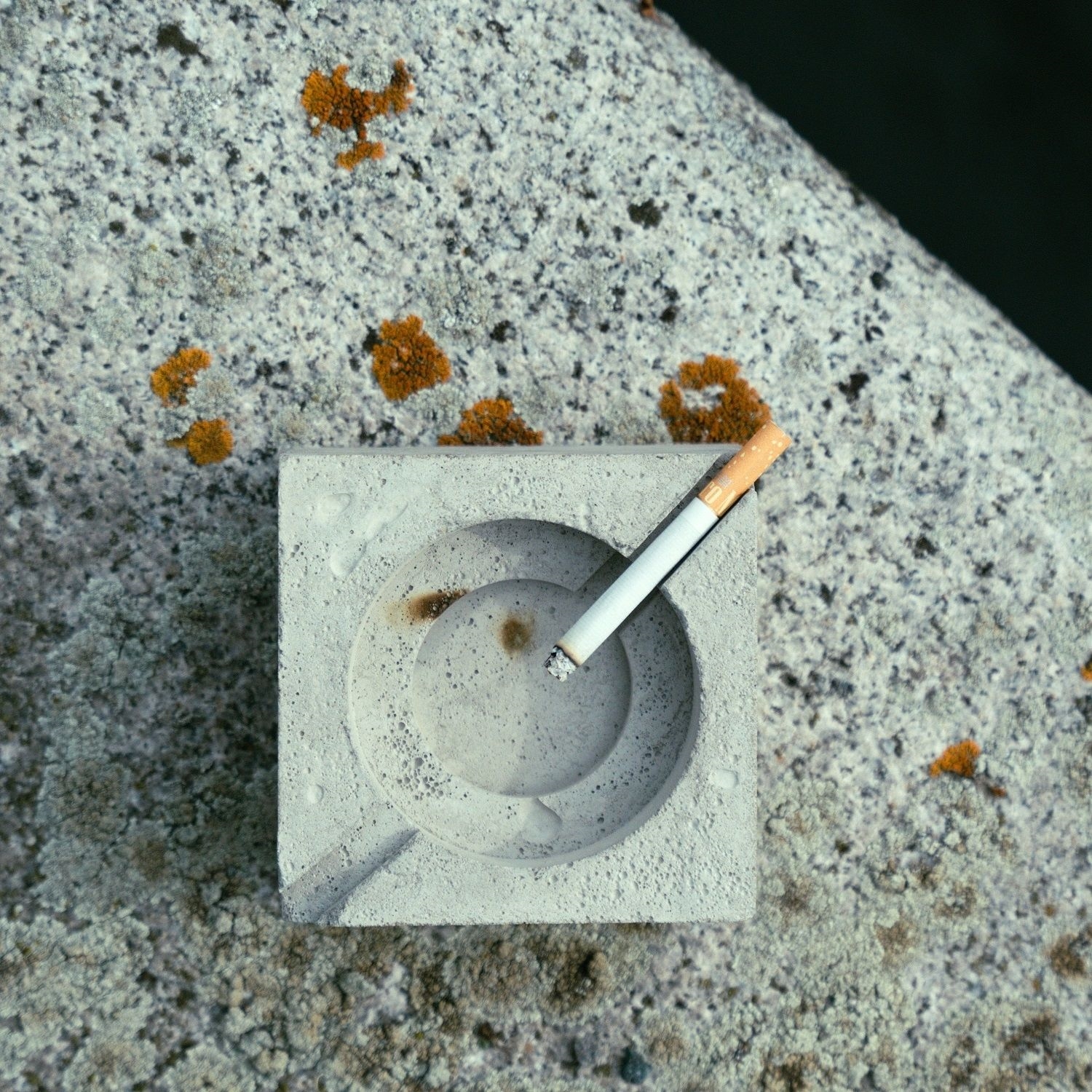 Clara Cuv� - Cuv�e Concrete Ashtray