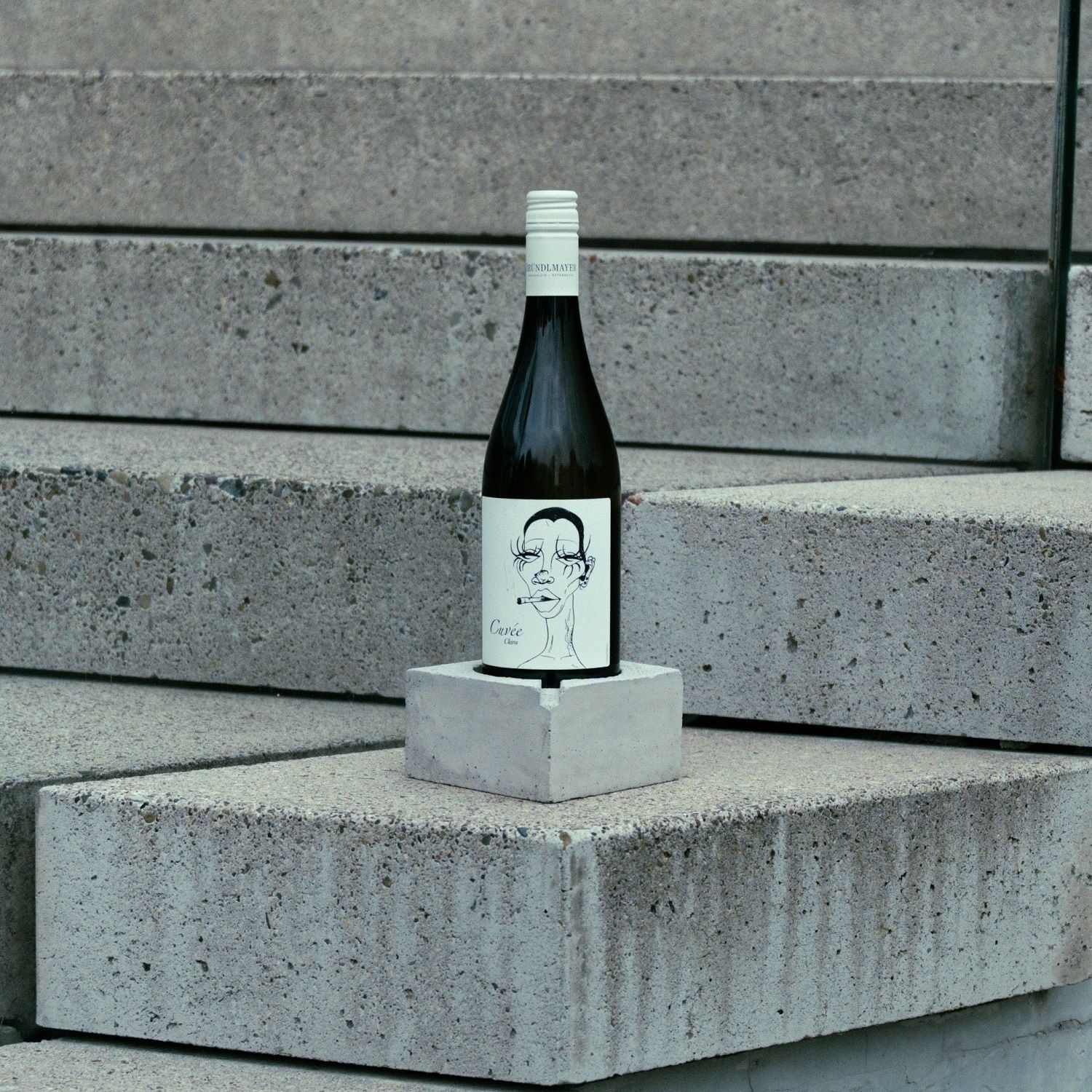 Clara Cuv� - Cuv�e Concrete Ashtray
